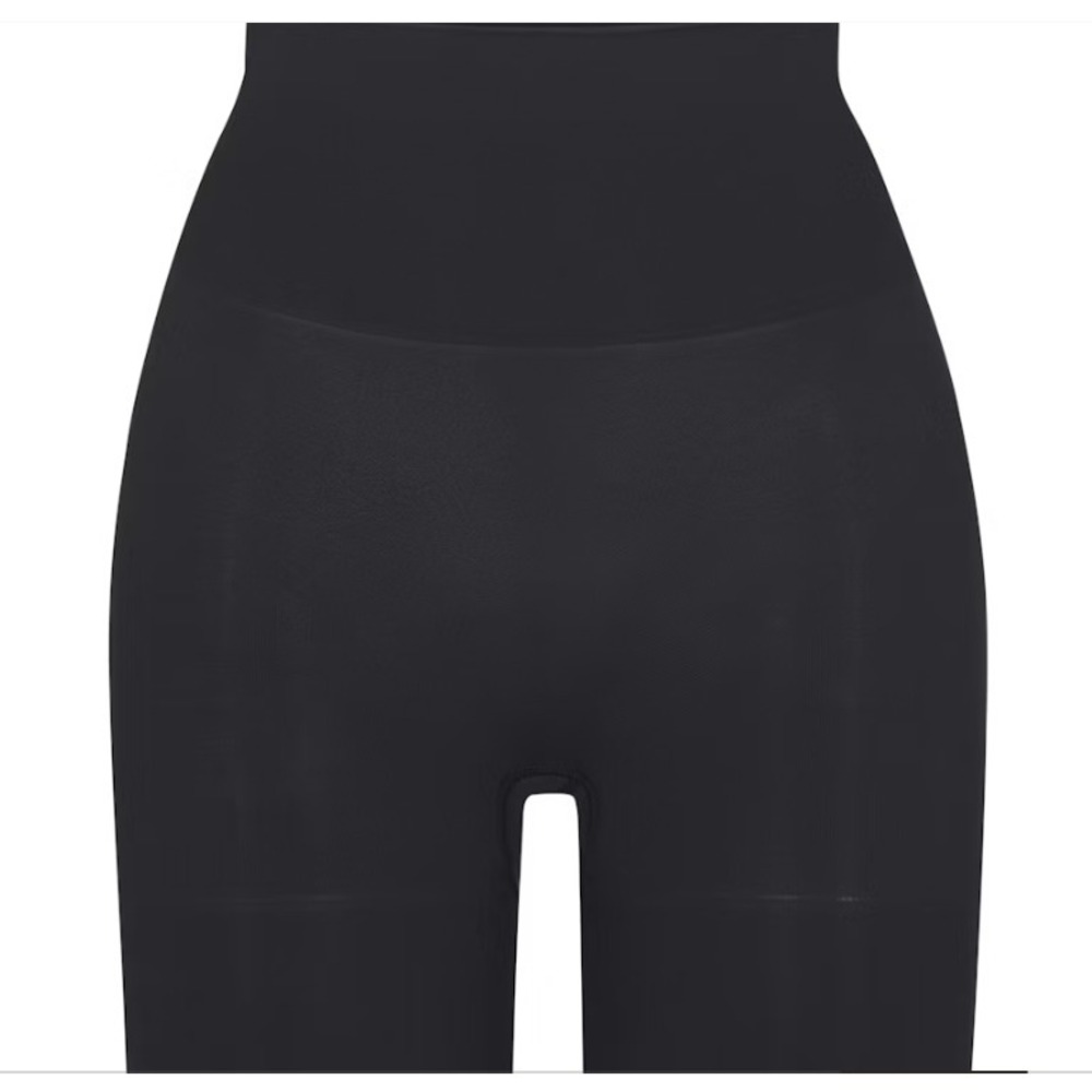 Skims Sculpting Butt Lifting Shorts Onyx Mediium